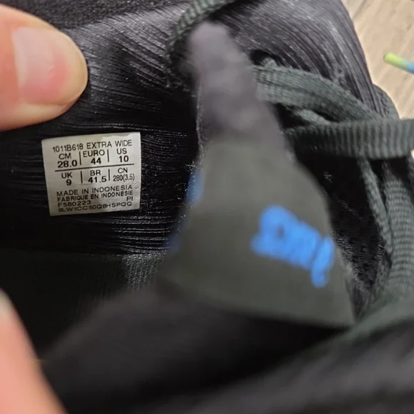 Asics Men's Black and Yellow Athletic Shoes - Picture 6 of 6